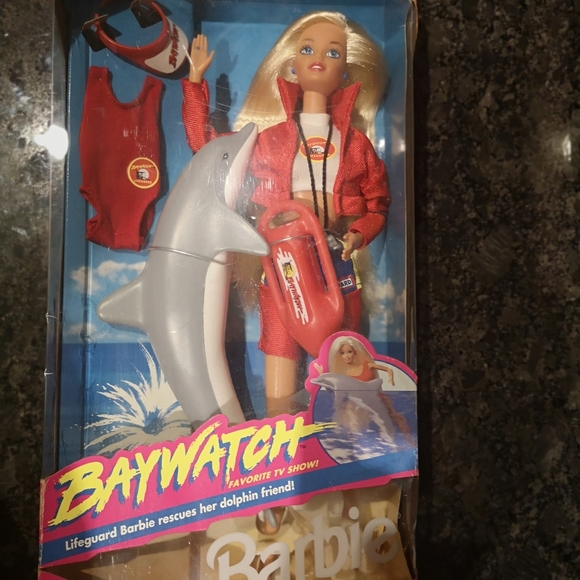 Baywatch Lifeguard Barbie - Picture 1 of 4